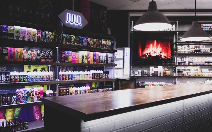 Прибыльная кофейня / Vape Shop. Срочная продажа в связи с переездом!