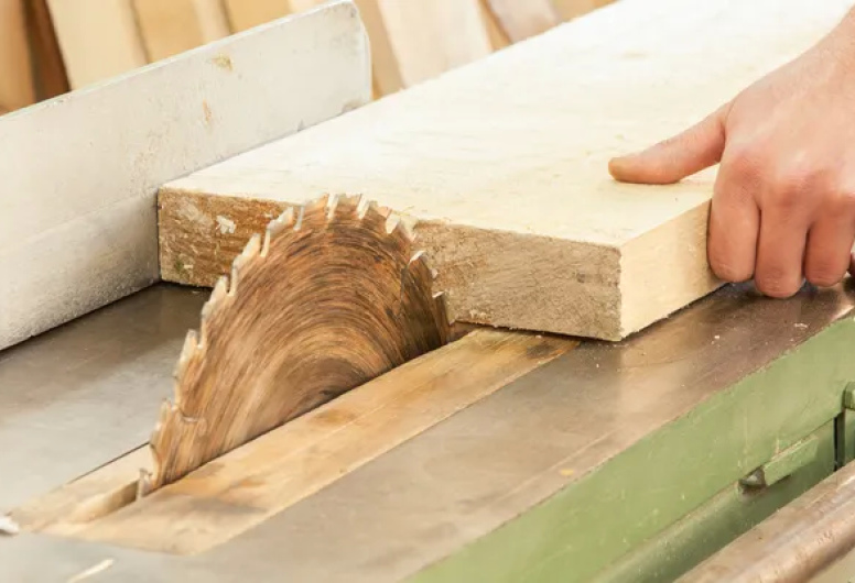 ДЕРЕВООБРАБАТЫВАЮЩИЙ ЦЕХ В СОБСТВЕННОСТИ