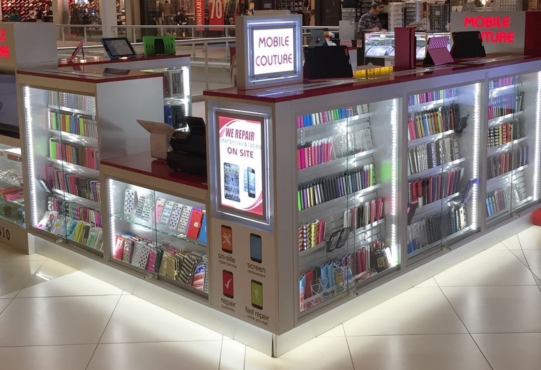 Магазин мобильных аксессуаров в ТЦ