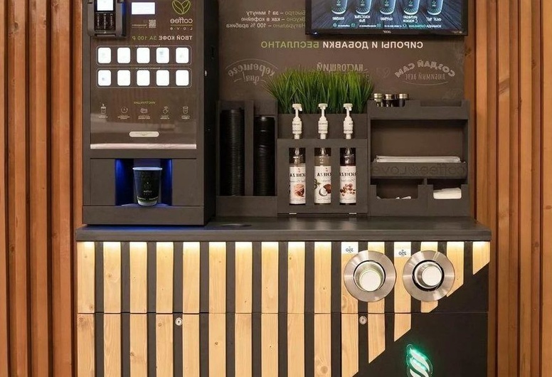 2 вендинговых кофейных аппарата с местами