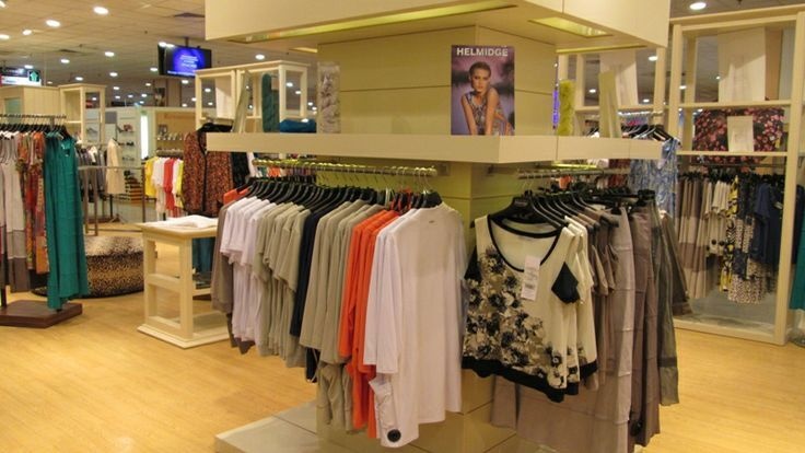 Магазин женской одежды в ТЦ, Фрунзенский р-н