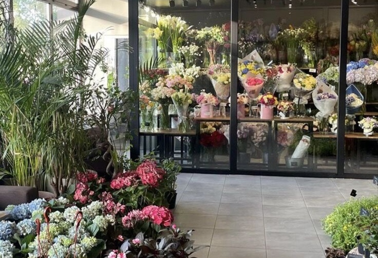 Магазин цветов и букетов в центре Логойска-ТОП