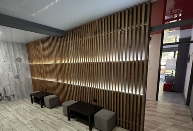 Клуб виртуальной реальности с отдельным входом в ТЦ