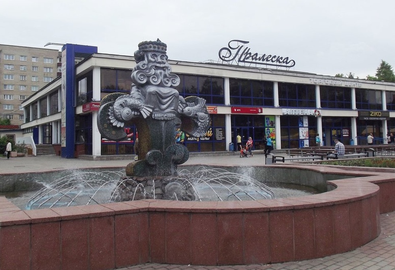 Клуб виртуальной реальности с отдельным входом в ТЦ