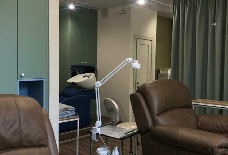 Оборудованный салон красоты около ст.м. 