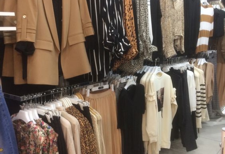 Магазин итальянской одежды в крупном ТЦ