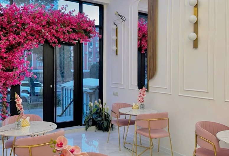 Кофейня, работающая 6 лет, около метро 