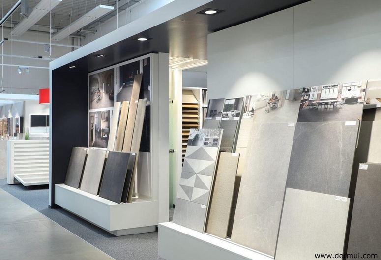 Салон магазин - керамическая плитка, сантехника, бытовая техника (в собственности)