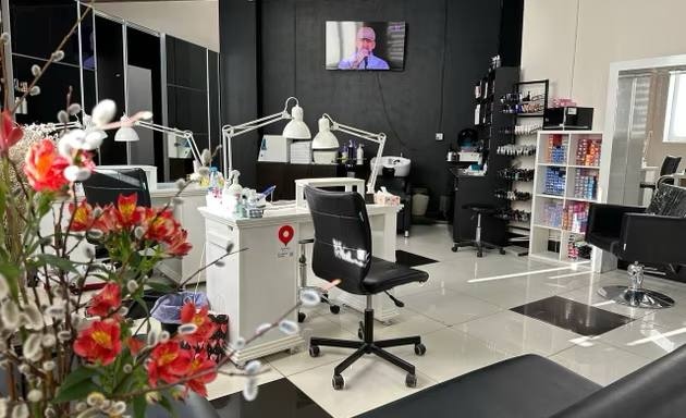 Популярный салон красоты