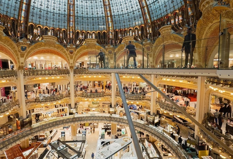 50 % доли в крупном торговом центре Минска. Окупаемость: 5-6 лет.