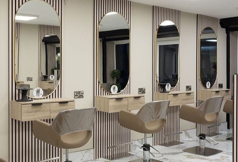 Прибыльный салон красоты в центре города Витебска.