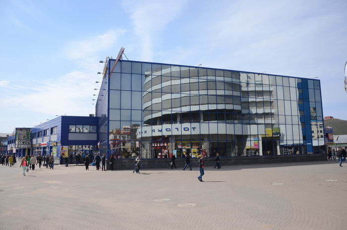 Торговые помещения в известном ТЦ по ул. В.Хоружей