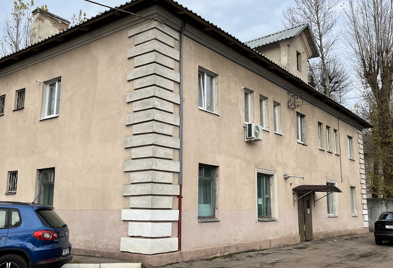 Административное здание с гаражом, топочной со складом - ул. Могилевская