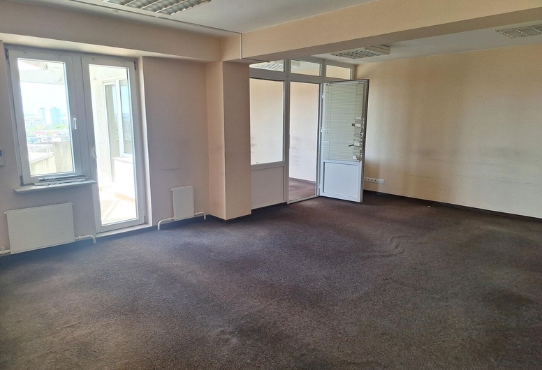 Аукцион: офисное помещение, В. Хоружей