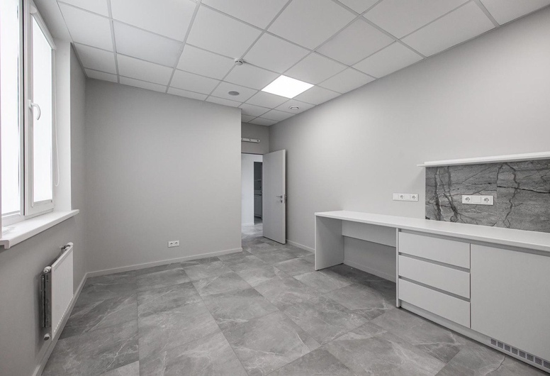 Продается компания с помещением в собственности, строилась под мед.центр.