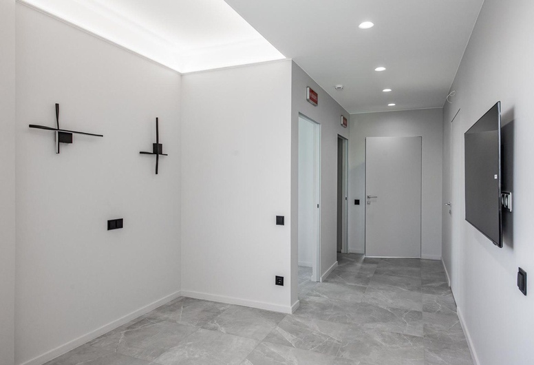 Продается компания с помещением в собственности, строилась под мед.центр.