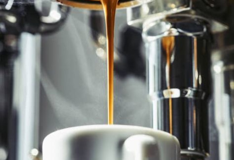 Кофепоинт на 1 этаже в крупном ТЦ