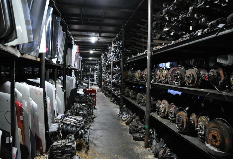 Продаётся товарный остаток б/у авто.запчастей с действующими каналами продаж.