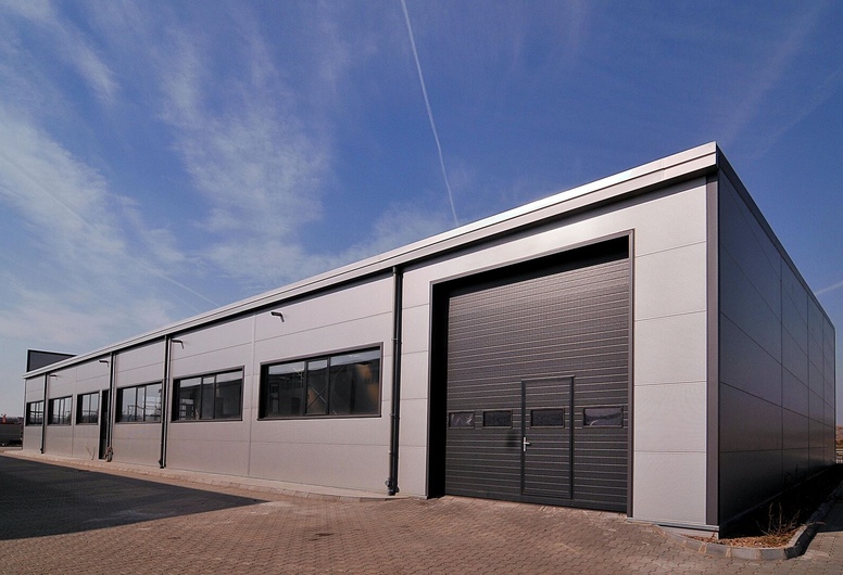 Продается два промышленных здания с собственной территорией в промышленной зоне г. Гродно с действующими арендаторами.