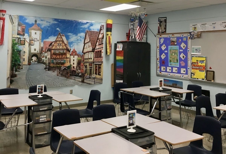 ШКОЛА ИНОСТРАННЫХ ЯЗЫКОВ / Образовательный центр