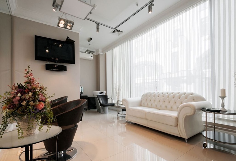 Модный салон красоты, рядом метро