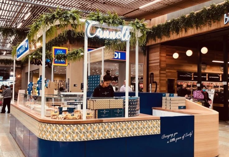 Кофепоинт на 1 этаже в современном ТЦ