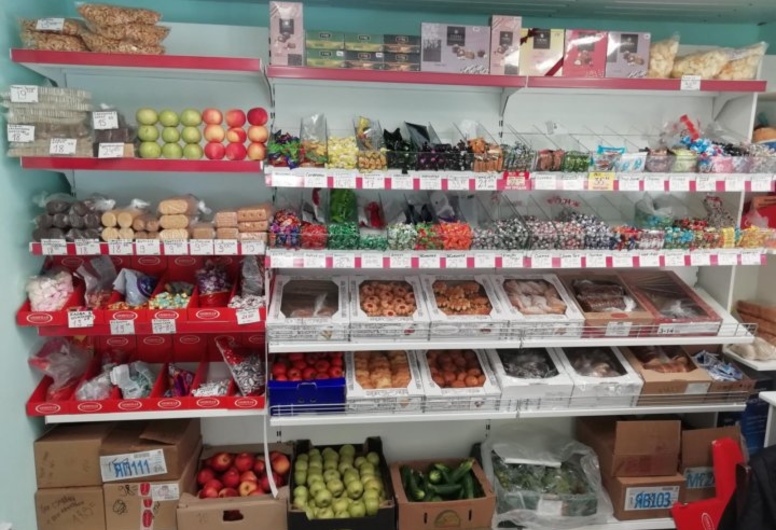 Очень хороший кондитерский магазин с большим пешеходным трафиком