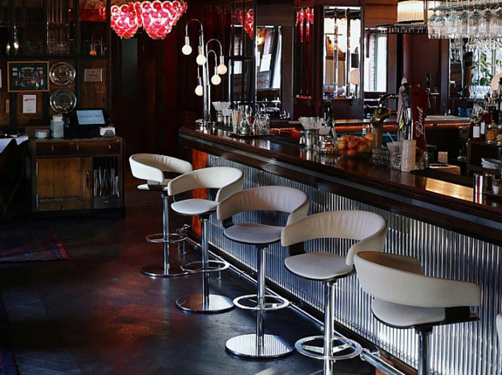 Популярный бар в отличном месте